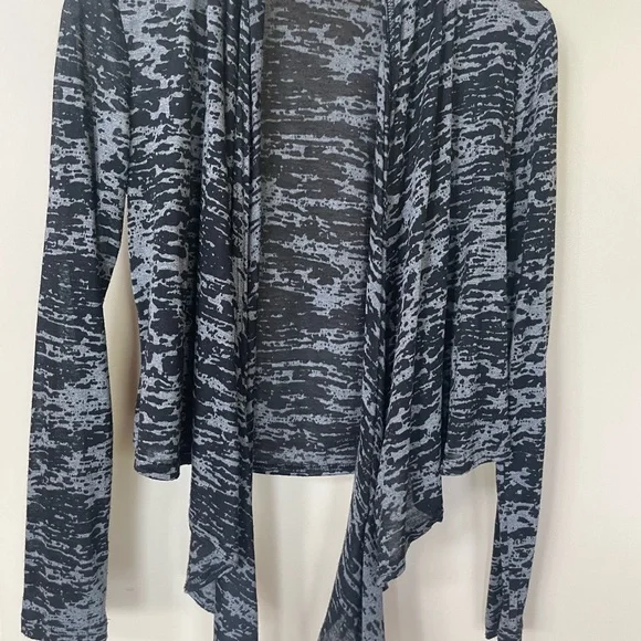 Mandee - Picture 2 of 4